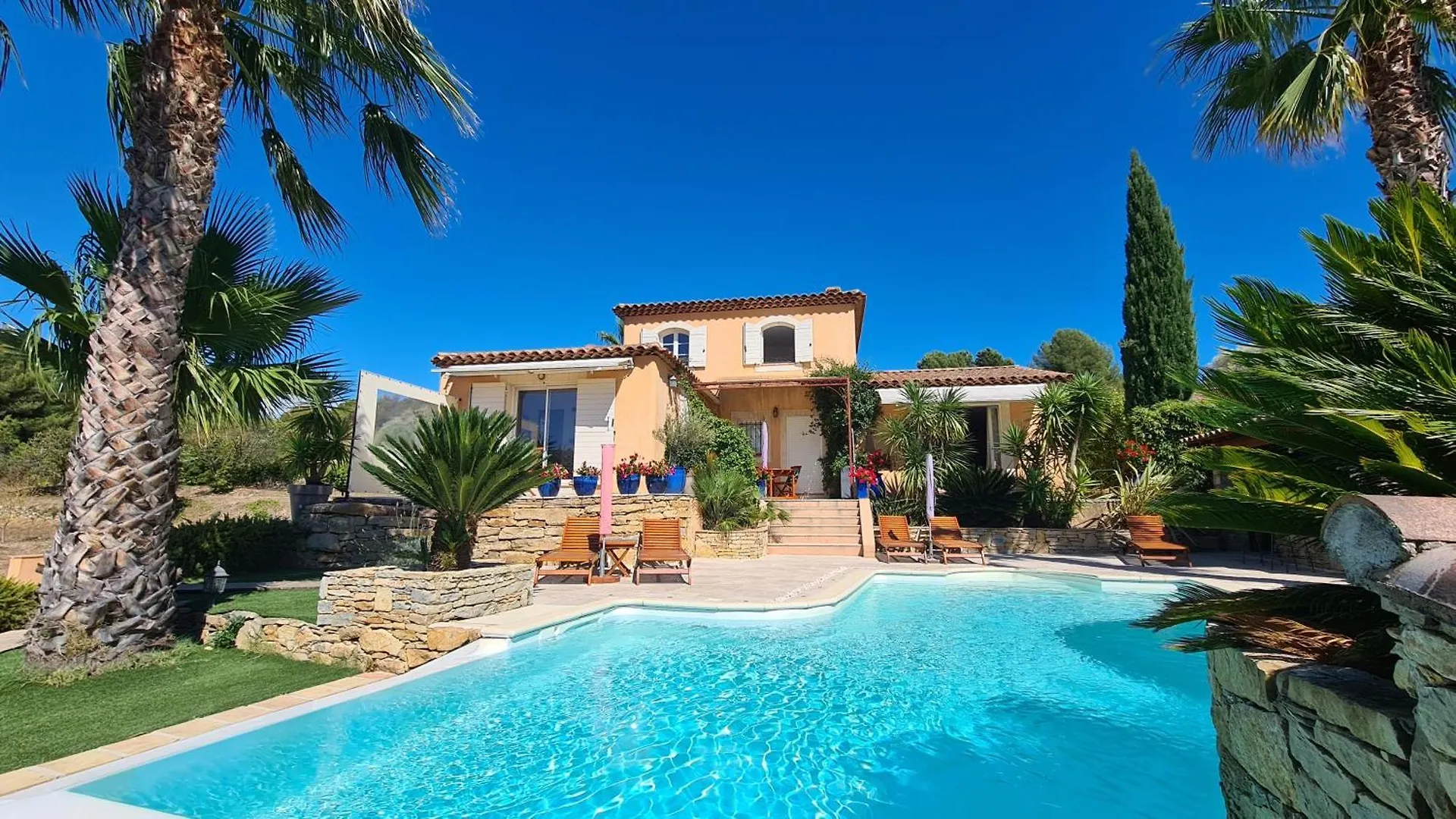 Bed and Breakfast La Cigale Sous L'Olivier Ле-Кастелле