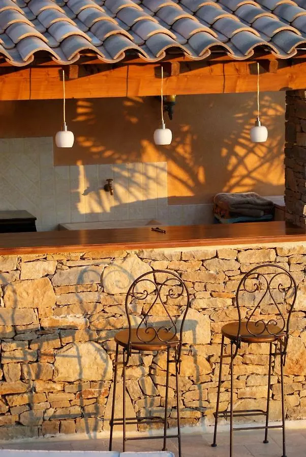Bed and Breakfast La Cigale Sous L'Olivier Ле-Кастелле Отель типа 