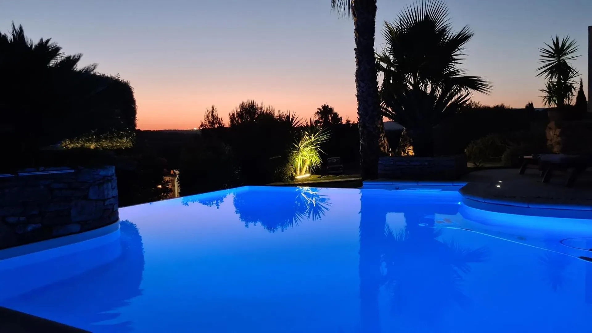 La Cigale Sous L'Olivier Bed & Breakfast Le Castellet  3*, Le Castellet (Var) France